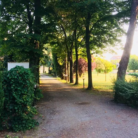 לינה וארוחת בוקר Casale Del Fattore צ'זנה