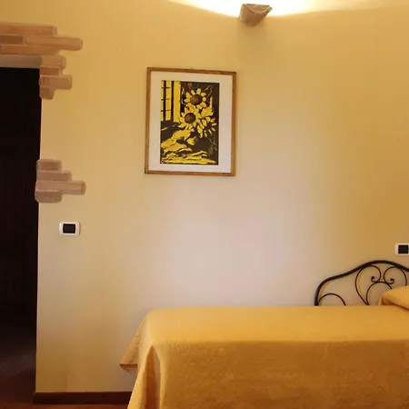Casale Del Fattore فندق مبيت وإفطار تشيزينا