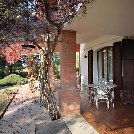 לינה וארוחת בוקר Casale Del Fattore 3*