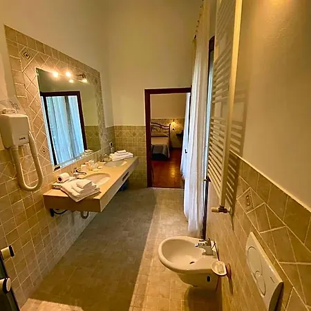 فندق مبيت وإفطار Casale Del Fattore تشيزينا